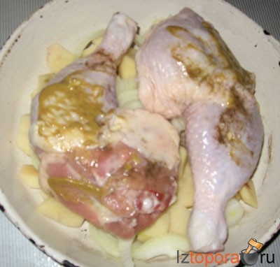 Куриные окорочка, запеченные в сметанном соусе