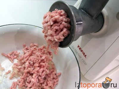 Тушеные фаршированные мясом помидоры