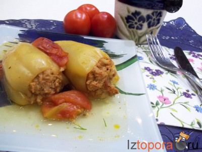 Фаршированный перец рисом и мясом 