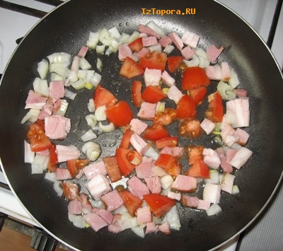Яичница с грудинкой - Яичницы, омлеты - Закуски - Рецепты - Кулинарные рецепты - Из Топора.RU Яичница с грудинкой