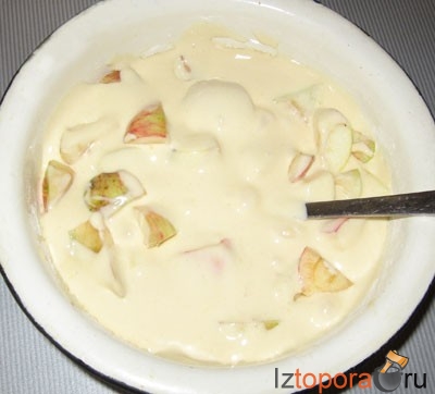 Шарлотка с яблоками - Пироги - Выпечка - Рецепты - Кулинарные рецепты - Из Топора.RU Шарлотка с яблоками