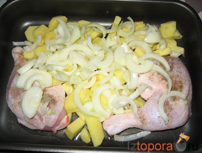 Куриные окорочка, запеченные с картошкой - Блюда из птицы - Горячие блюда - Рецепты - Кулинарные рецепты - Из Топора.RU Куриные окорочка, запеченные с картошкой