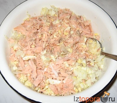 Салат из копченой горбуши - Салаты из рыбы - Салаты - Рецепты - Кулинарные рецепты - Из Топора.RU Салат из копченой горбуши
