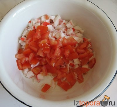 Салат из крабового мяса - Салаты из морепродуктов - Салаты - Рецепты - Кулинарные рецепты - Из Топора.RU Салат из крабового мяса