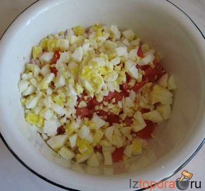Салат из крабового мяса - Салаты из морепродуктов - Салаты - Рецепты - Кулинарные рецепты - Из Топора.RU Салат из крабового мяса