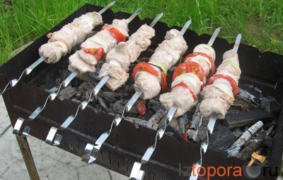 Шашлык в кефире - Шашлыки - Горячие блюда - Рецепты - Кулинарные рецепты - Из Топора.RU Шашлык в кефире