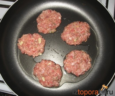 Котлеты из фарша - Блюда из фарша - Горячие блюда - Рецепты - Кулинарные рецепты - Из Топора.RU Котлеты из фарша